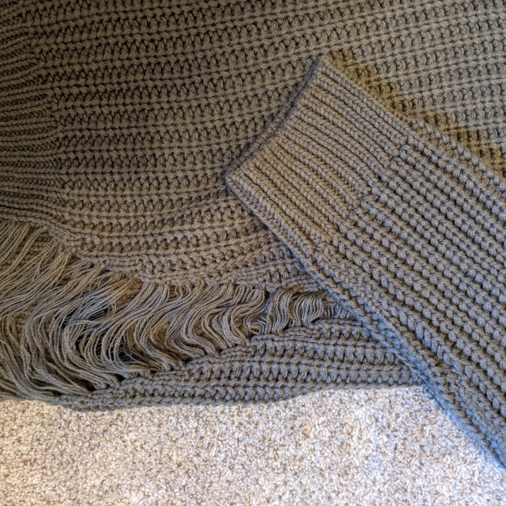 H&M Distressed Sweater - Picture 3 of 4